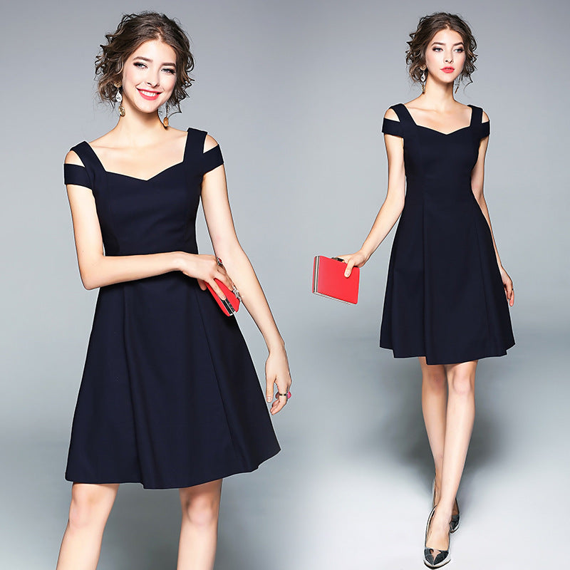 Fashion holiday off shoulder dress.