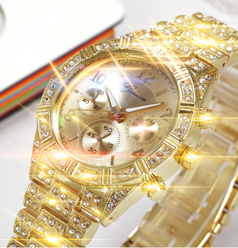 Women's Crystal Quartz Analog Watch. Stainless Steel Geneva Luxury Fashion Watch.