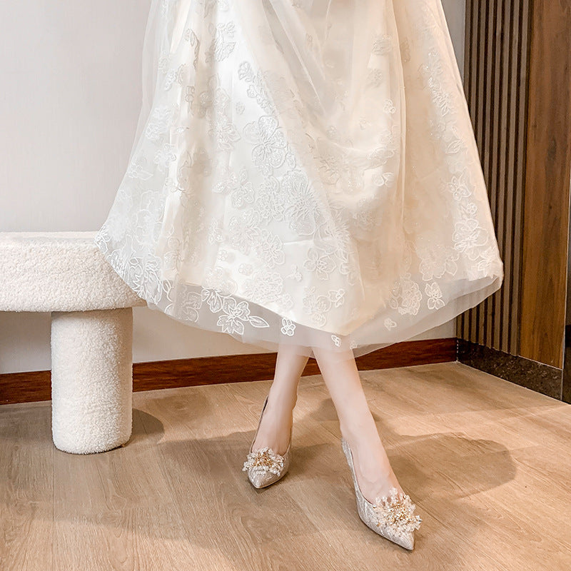 Sapatos da moda para banquetes com lantejoulas e pontiagudos Xiuhe Casamento