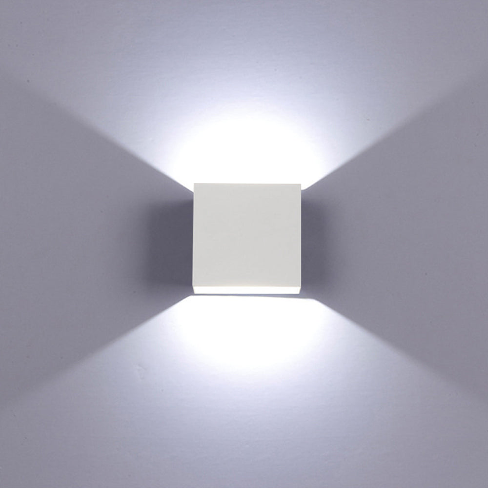 Nordic style wall light