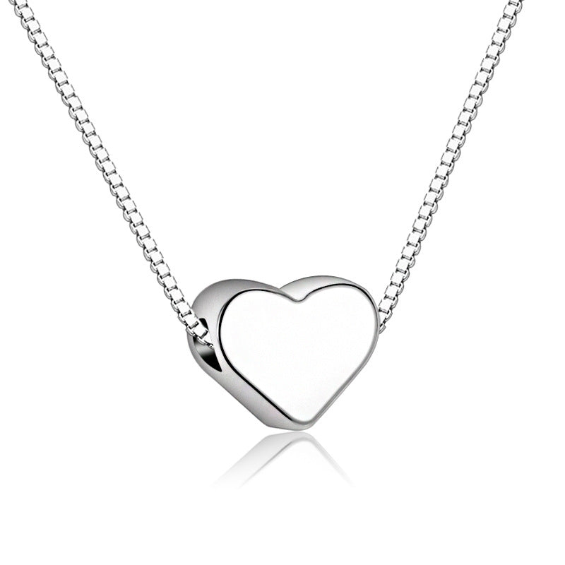 Delicate small heart shape short necklace