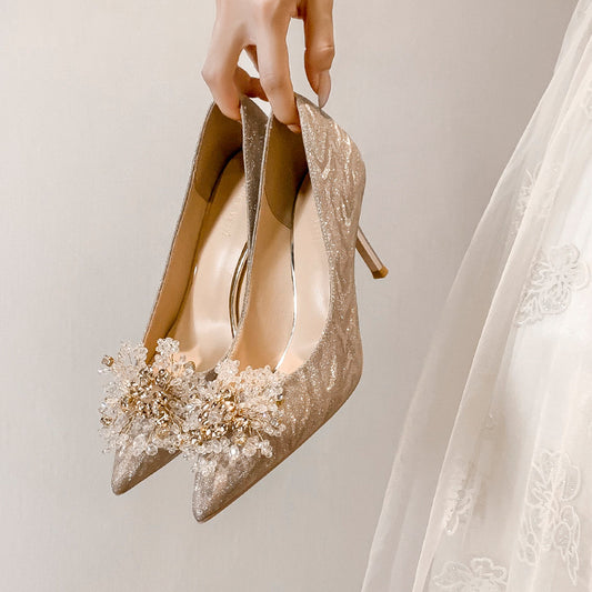 Sapatos da moda para banquetes com lantejoulas e pontiagudos Xiuhe Casamento