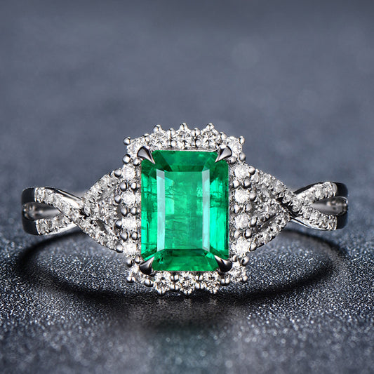 Square Princess Ring Inlaid With Emerald