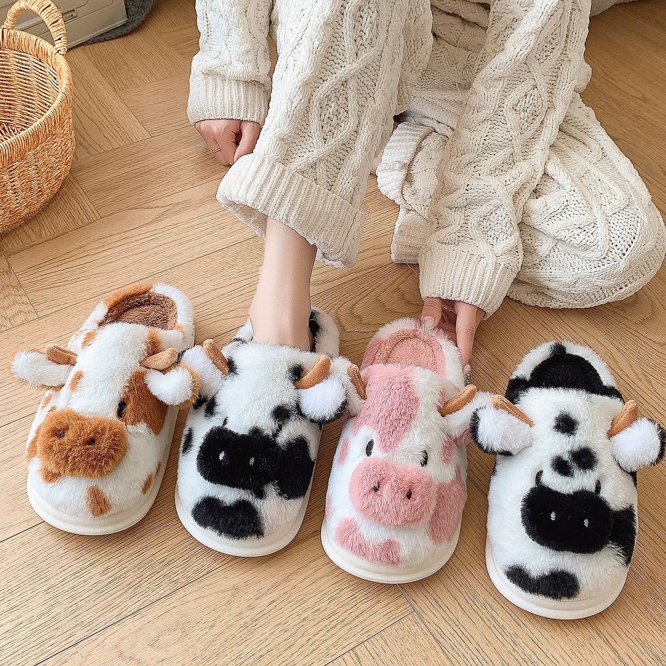 Cute Cartoon Cow Plush Slippers Winter Warm Indoor Bedroom Floor Fuzzy Slipper Couple Non-slip House Shoes